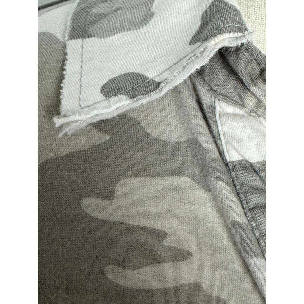 Caite Womens XL Camo Floral Embroidered Button Down Roll Tab Sleeve Shirt Grey - Picture 7 of 11